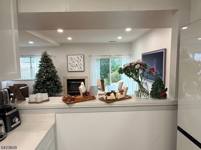 Building Photo - 22 Castle Ridge Dr