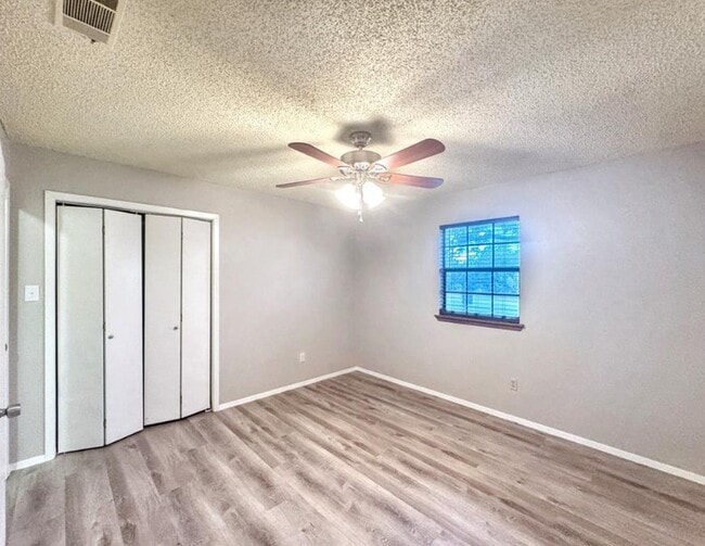 Building Photo - 501 Ridge Dr