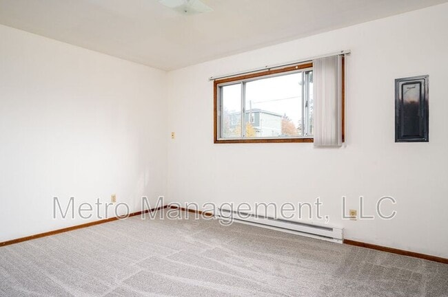 Building Photo - 8307 N Fowler Ave