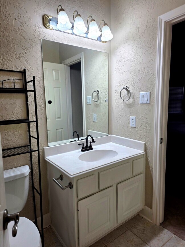 Building Photo - 10814 Keystone Fairway Dr