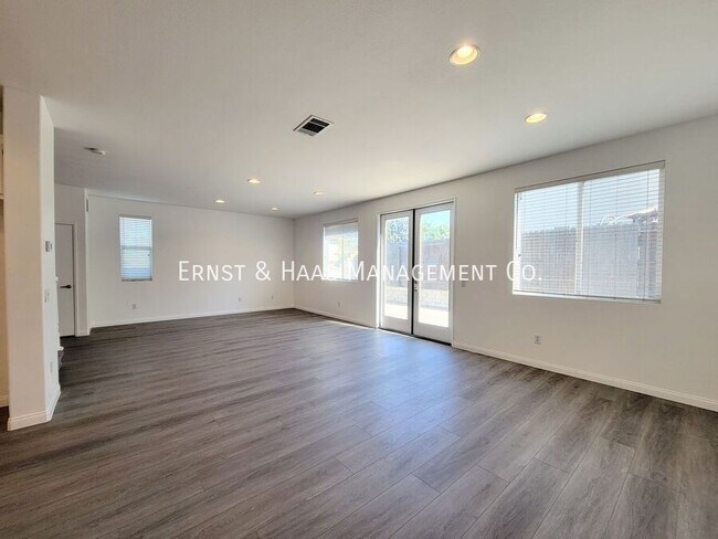 Building Photo - 17528 Yellowwood Way