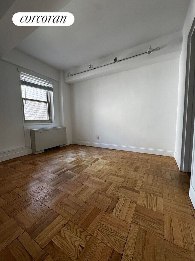 Building Photo - 345 E 56th St