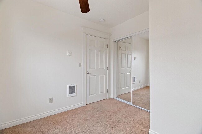 Building Photo - 1 Bedroom w/office space In Corbett/Lair H...