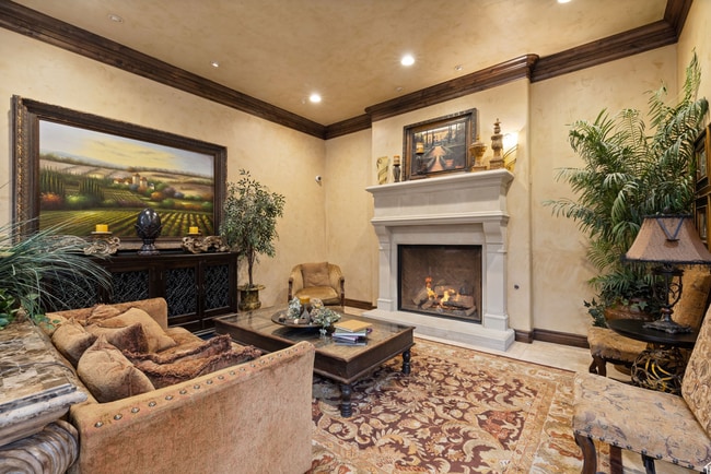 Building Photo - Italian Villages | 3-Bedroom Naples