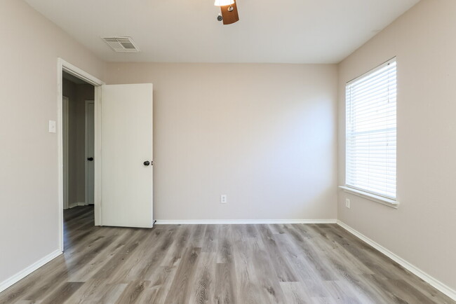 Building Photo - 11410 Flying Geese Ln