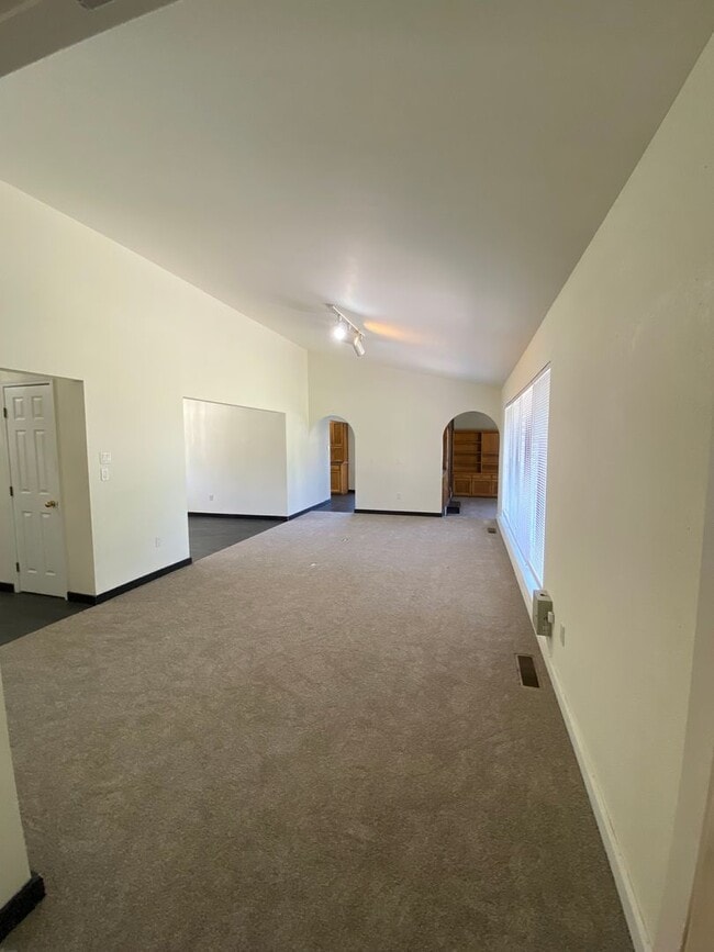 Building Photo - Big and Spacious Four Bedroom Home on the ...