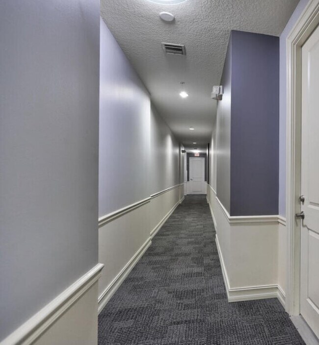 Building Photo - 12 SE 1st Ave