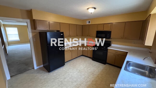 Building Photo - 3222 13 Colony Mall