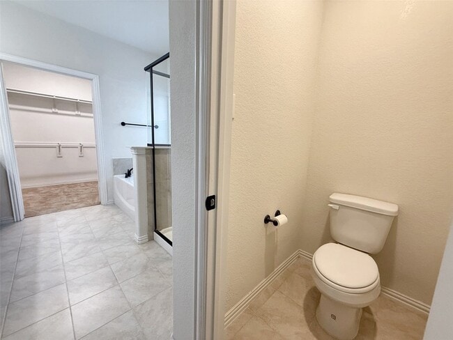 Building Photo - 2064 Barx Dr