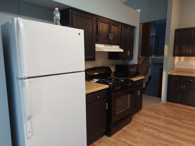 Building Photo - 625 Morningside Dr