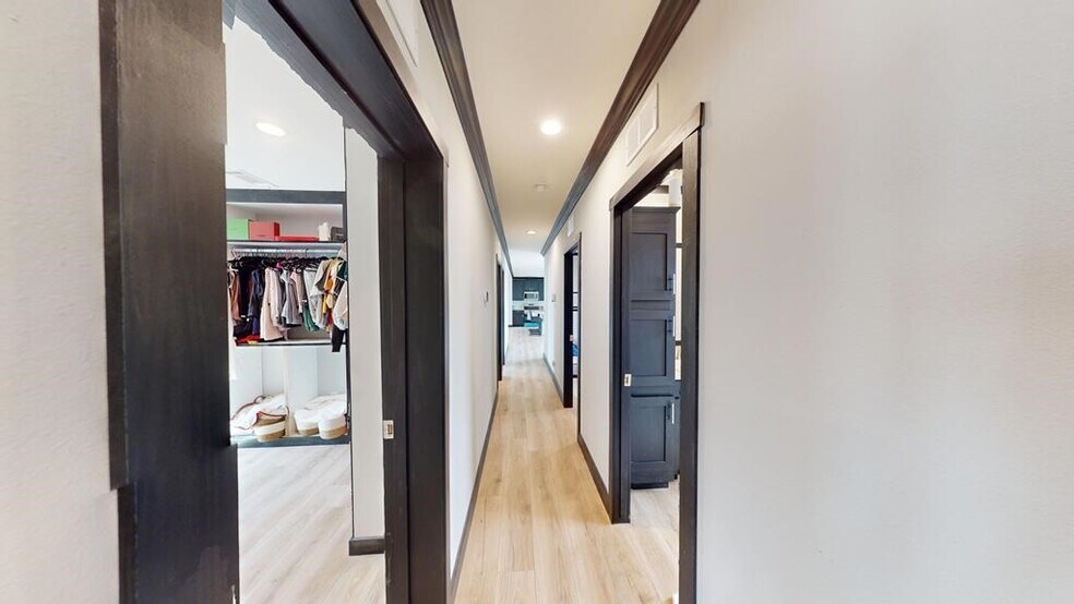 Building Photo - 822 Private Rd