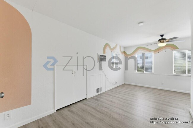 Building Photo - 1967 Solano Way