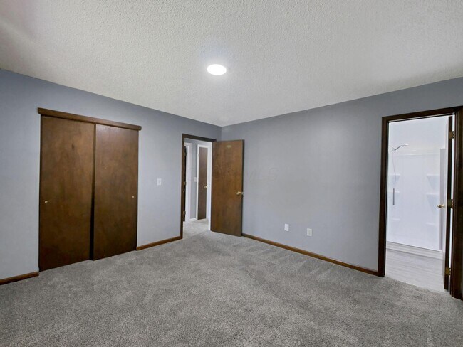 Building Photo - 175 Kraft Dr