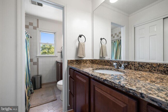 Building Photo - 4301 Mountain View Dr