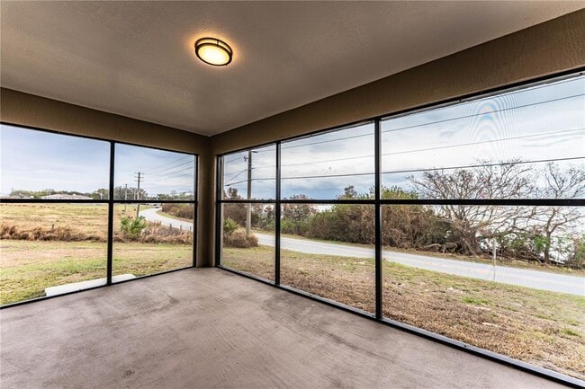 Building Photo - 812 Marcia Loop