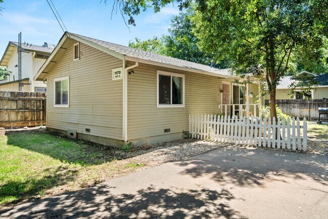 Building Photo - Available Now. Cute Home located in quiet ...
