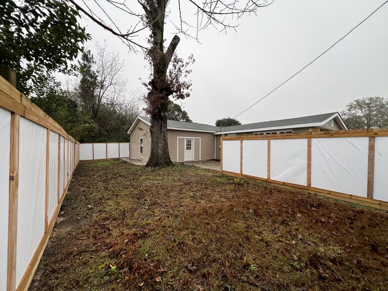 Building Photo - 801 S Houston Lake Rd