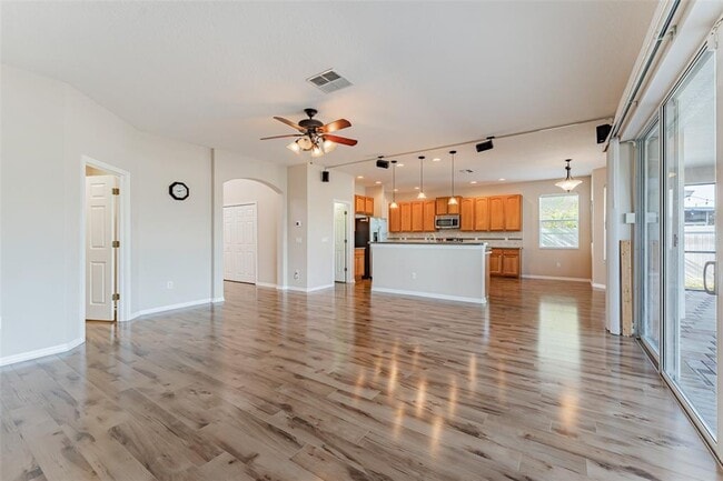 Building Photo - 13815 Artesa Bell Dr