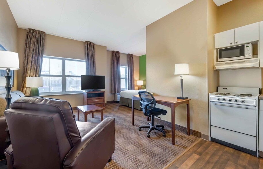 Building Photo - Furnished Studio-Chicago - O'Hare - South