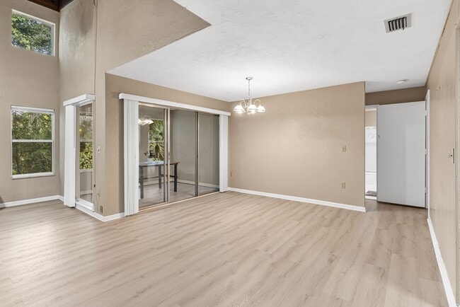 Building Photo - 2 bed 2 baths condo in Wildwood