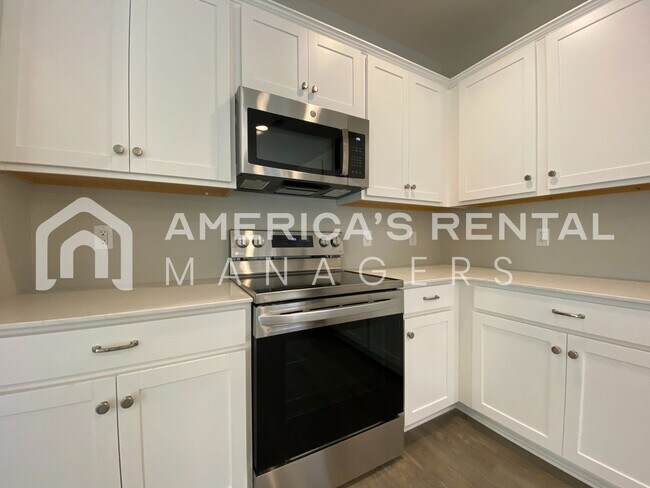 Building Photo - 7940 St.James Dr