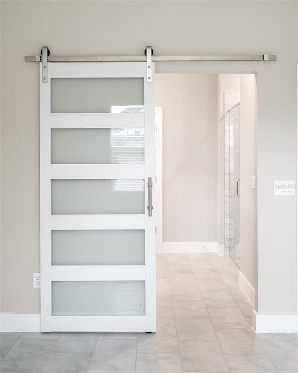 Building Photo - 1250 Papillon St