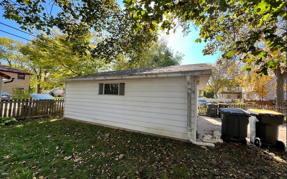 Building Photo - 408 N 68th St