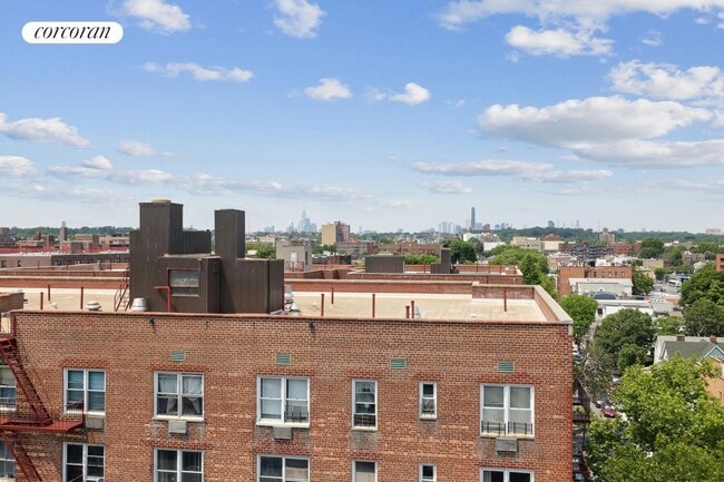 Building Photo - 428 E 9th St