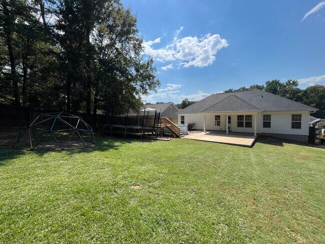 Building Photo - 107 Vanessa Dr
