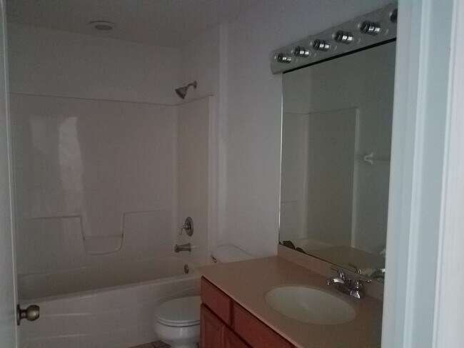 Building Photo - 364 Pinehurst Ave