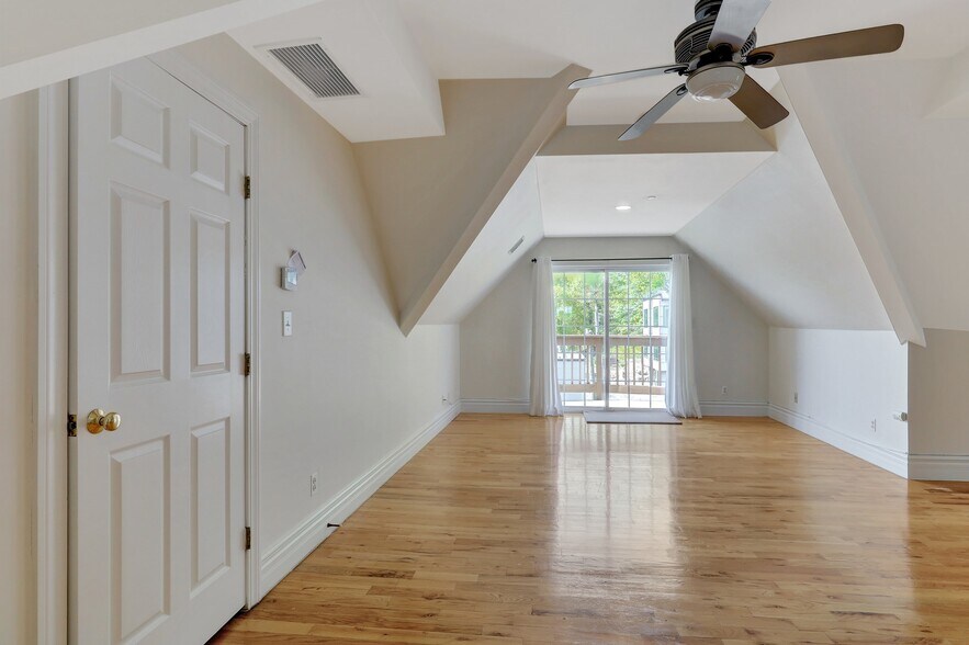 Building Photo - 170 Undercliff Ave