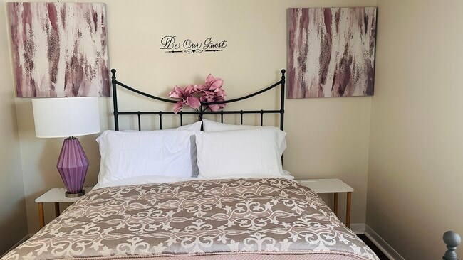 Building Photo - 108 E 21st St