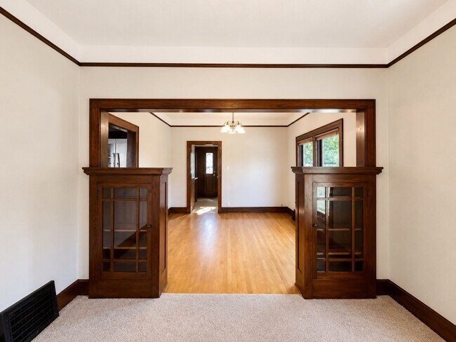 Building Photo - 1228 S 63rd St