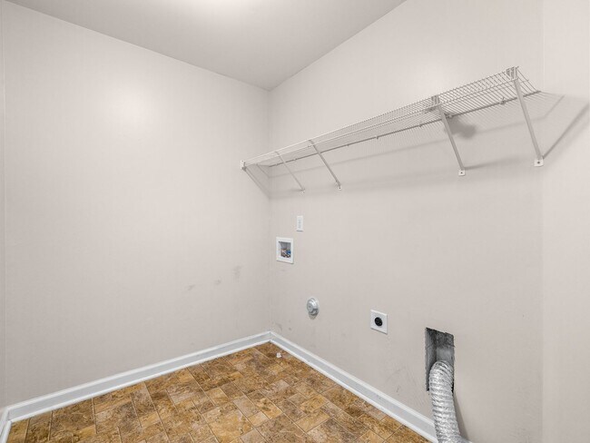 Building Photo - 156 Old Beechtree Ln