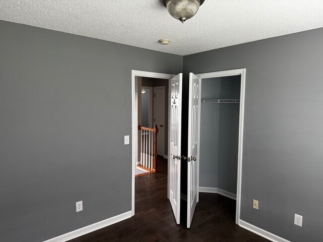 Building Photo - 806 Galloway Dr