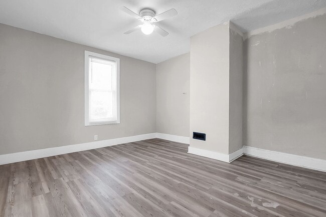 Building Photo - Newly Updated 2 Bedroom Home – Bright, Mod...