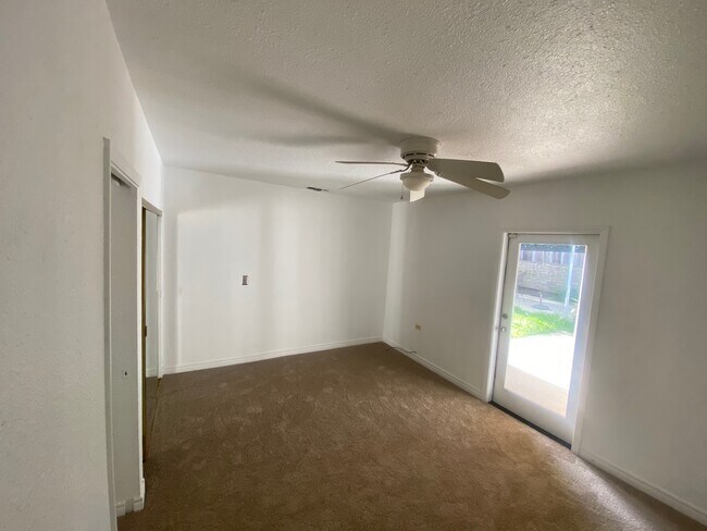 Building Photo - 3005 Fairways Ct