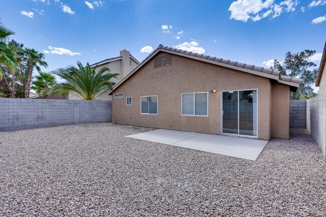 Building Photo - Charming Single-Story in Silverado Ranch!