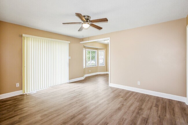 Building Photo - Ranch Style 3 bedroom 2 bathroom NEST Close to Fort Bragg!