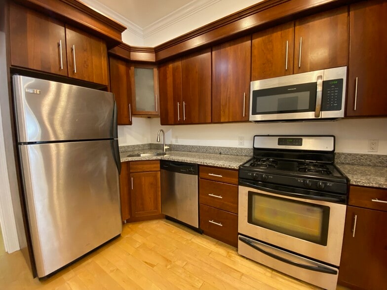 Building Photo - 10 Sheafe St