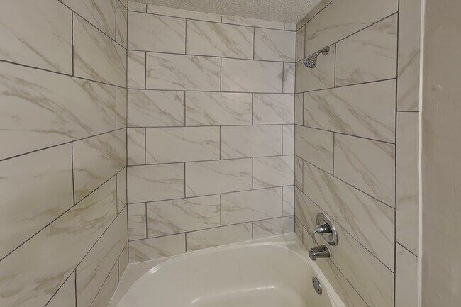 Building Photo - 5657 Wolf Pack Dr