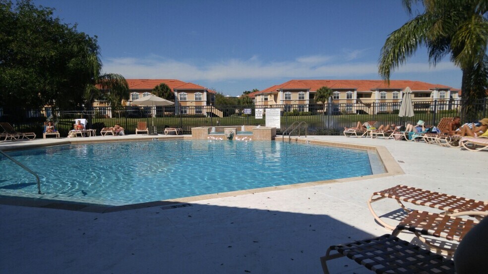 Building Photo - 1030 Villagio Cir