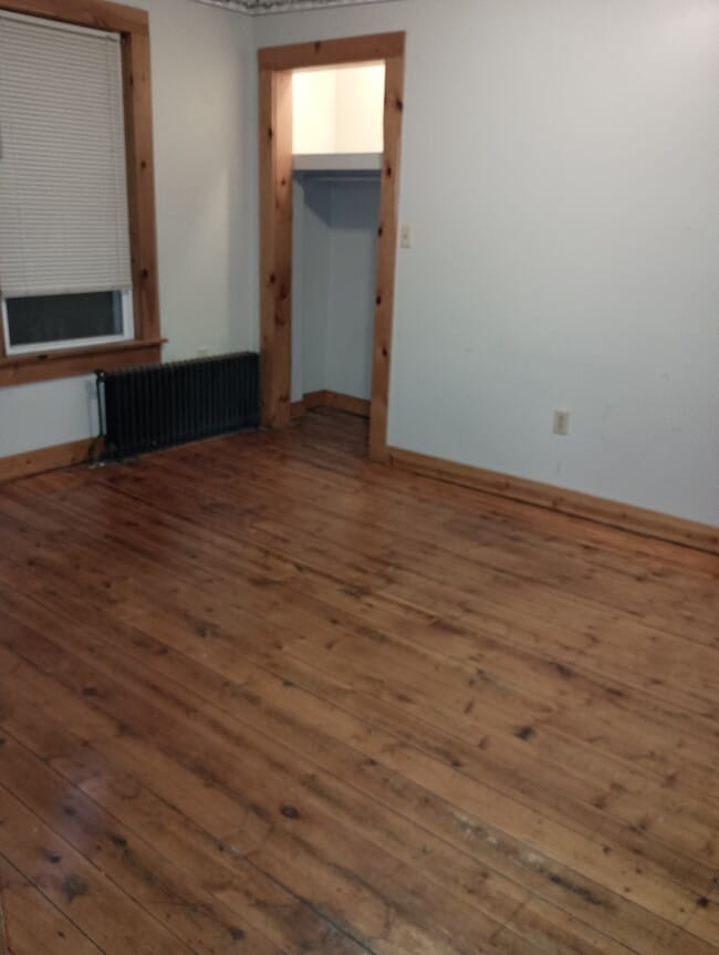 Building Photo - 105 L St