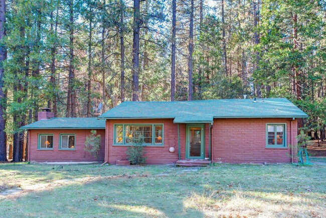 Building Photo - 8015 Chilnualna Falls Rd