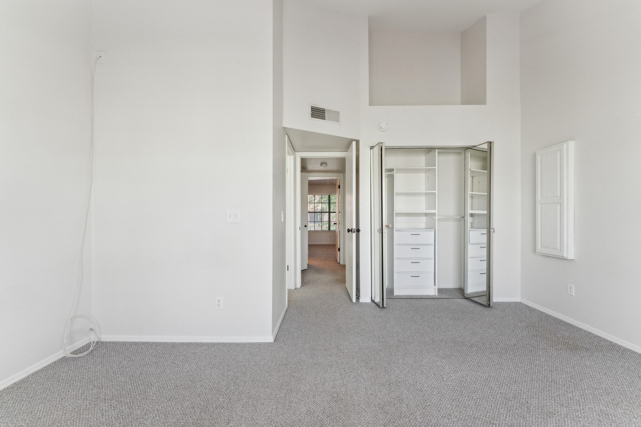 Building Photo - 4901 E Kelton Ln