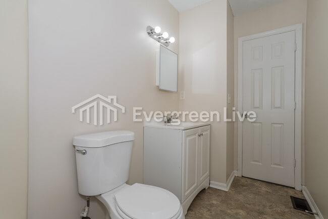 Building Photo - 2027 Highland Ave