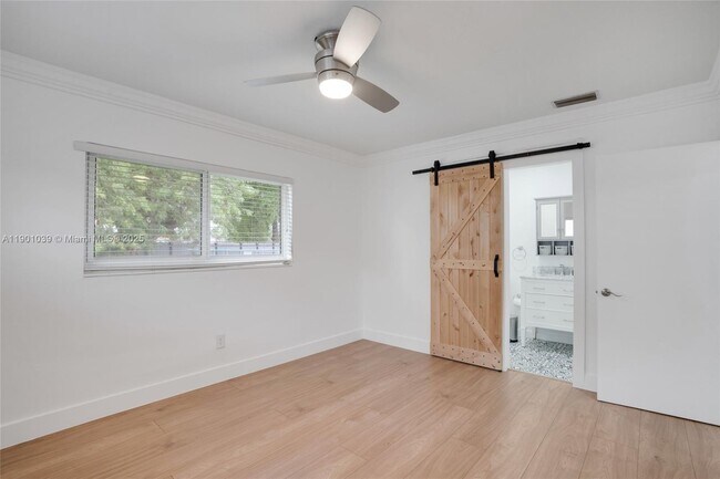 Building Photo - 10440 SW 126th Ave