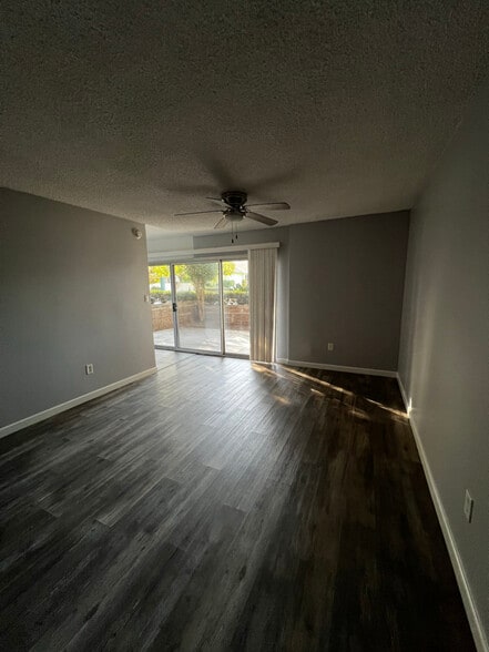 Building Photo - 2435 W 227th St