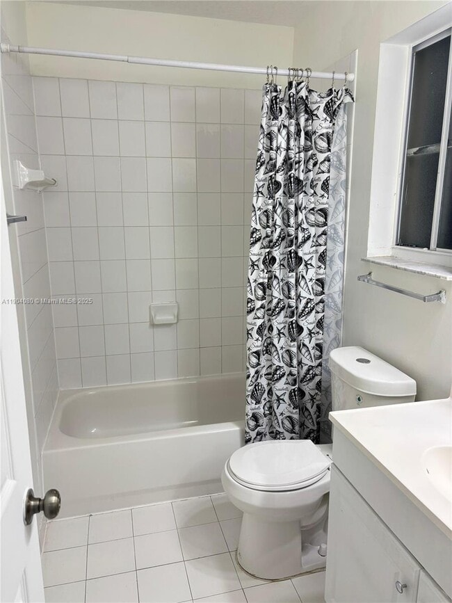 Building Photo - 300 NW 114th Ave