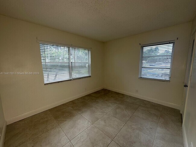 Building Photo - 1630 Embassy Dr